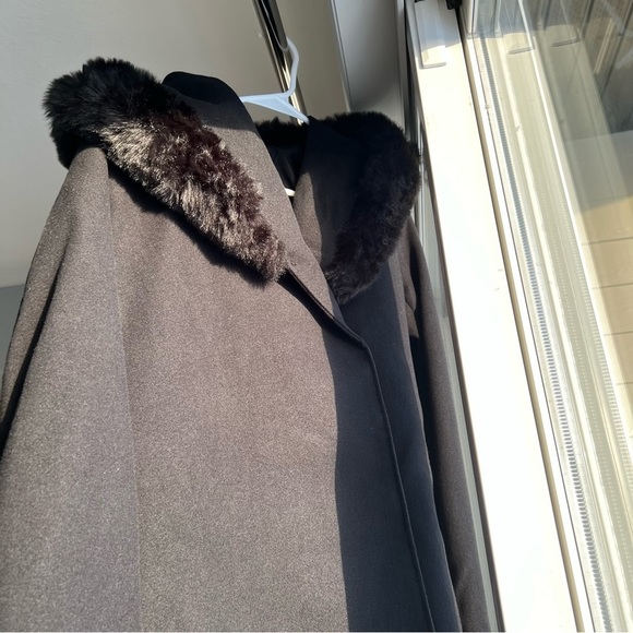 NWOT H&M women black coat with furr, Size XS - Picture 5 of 12